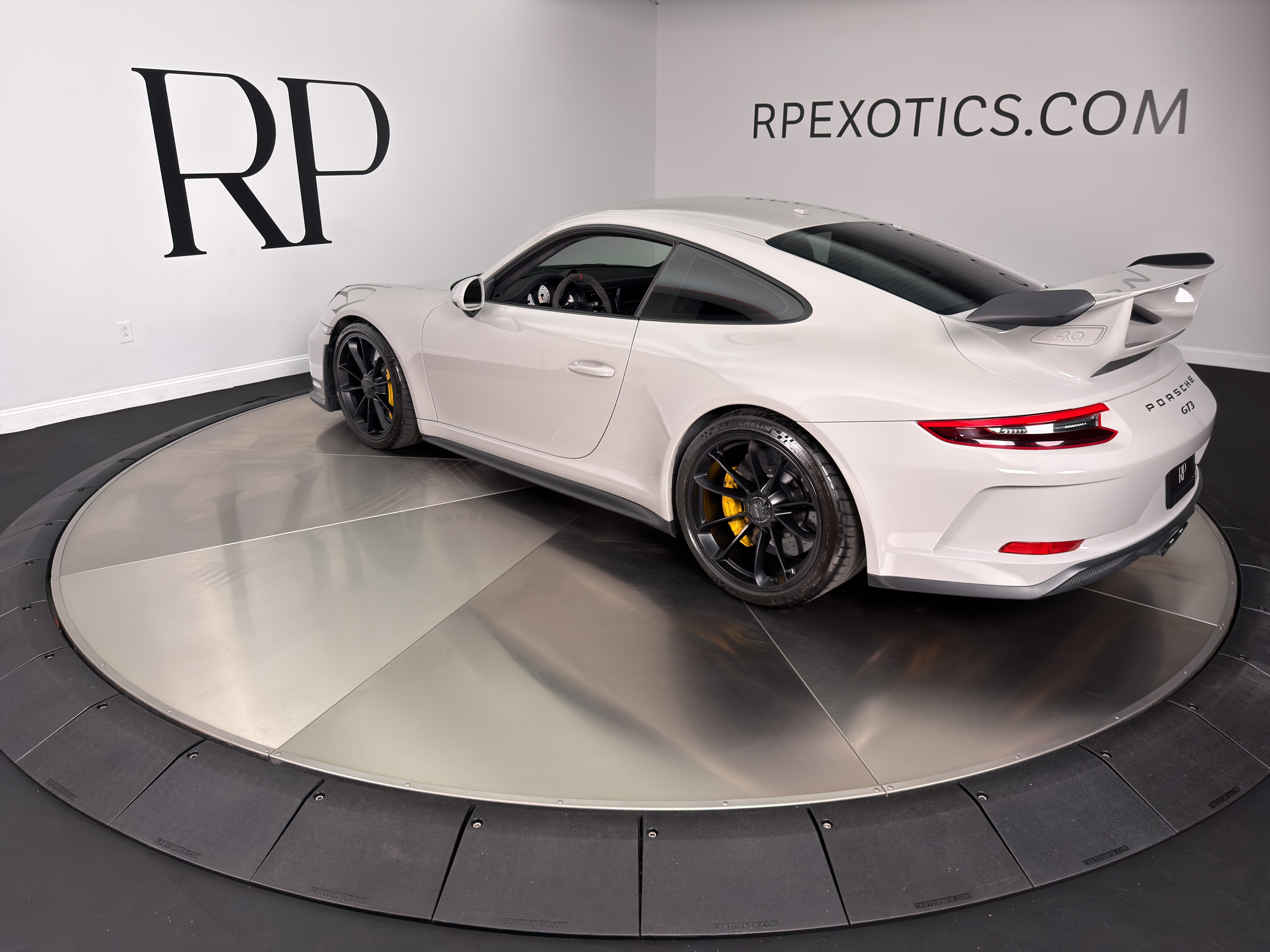 Used 2018 Porsche 911 GT3 RWD image 4