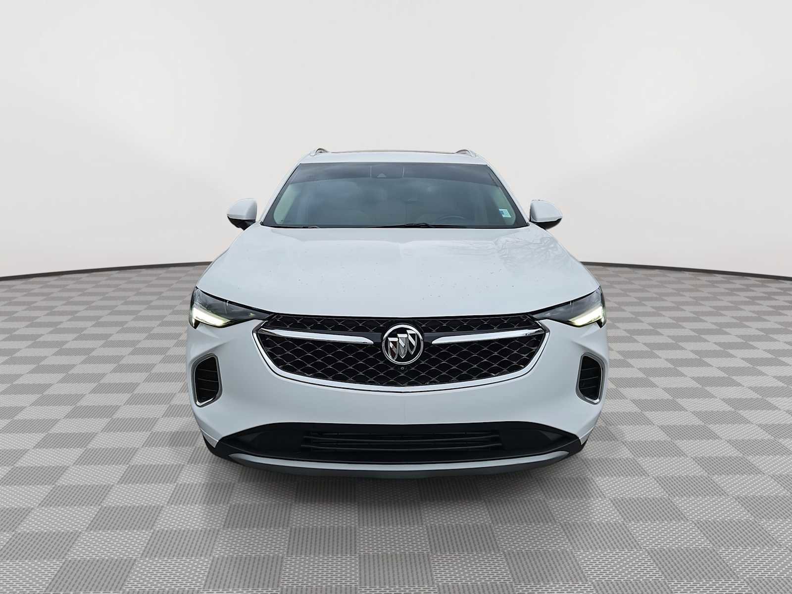 Used 2021 Buick Envision Avenir w/ Technology Package II image 3