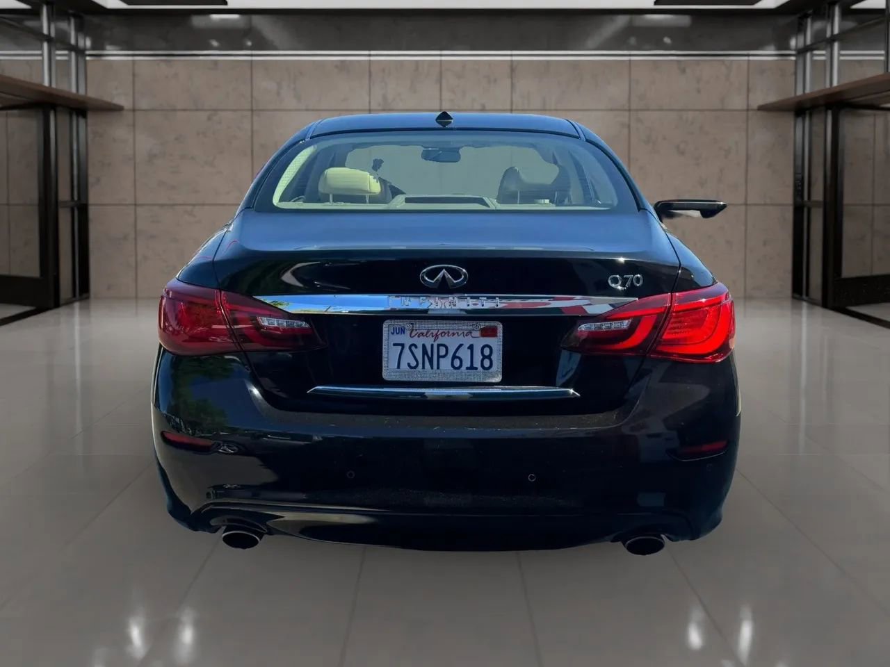 Used 2016 INFINITI Q70 3.7 w/ Technology Package image 5