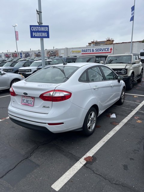 Used 2018 Ford Fiesta SE image 2