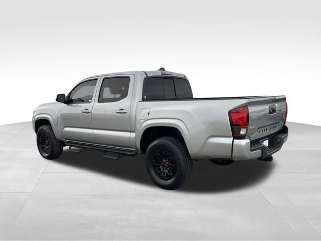 Used 2022 Toyota Tacoma SR AWD/4WD image 3