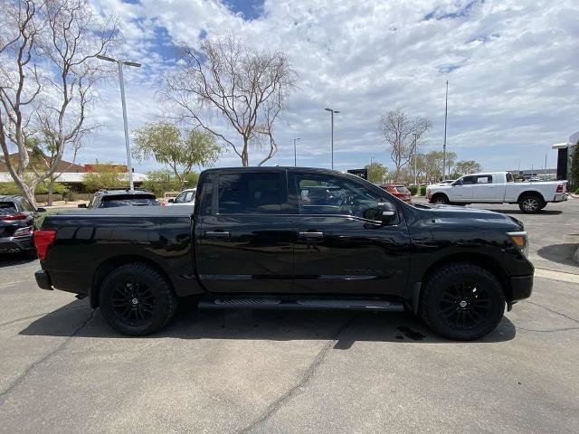 Used 2019 Nissan Titan SV w/ SV Convenience Package RWD image 2