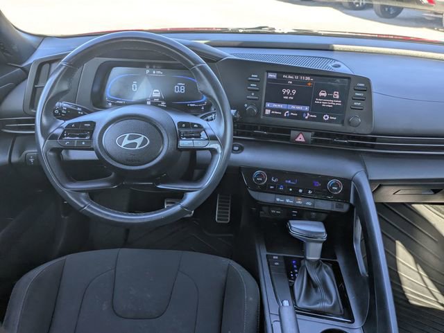 Used 2025 Hyundai Elantra Sport image 24