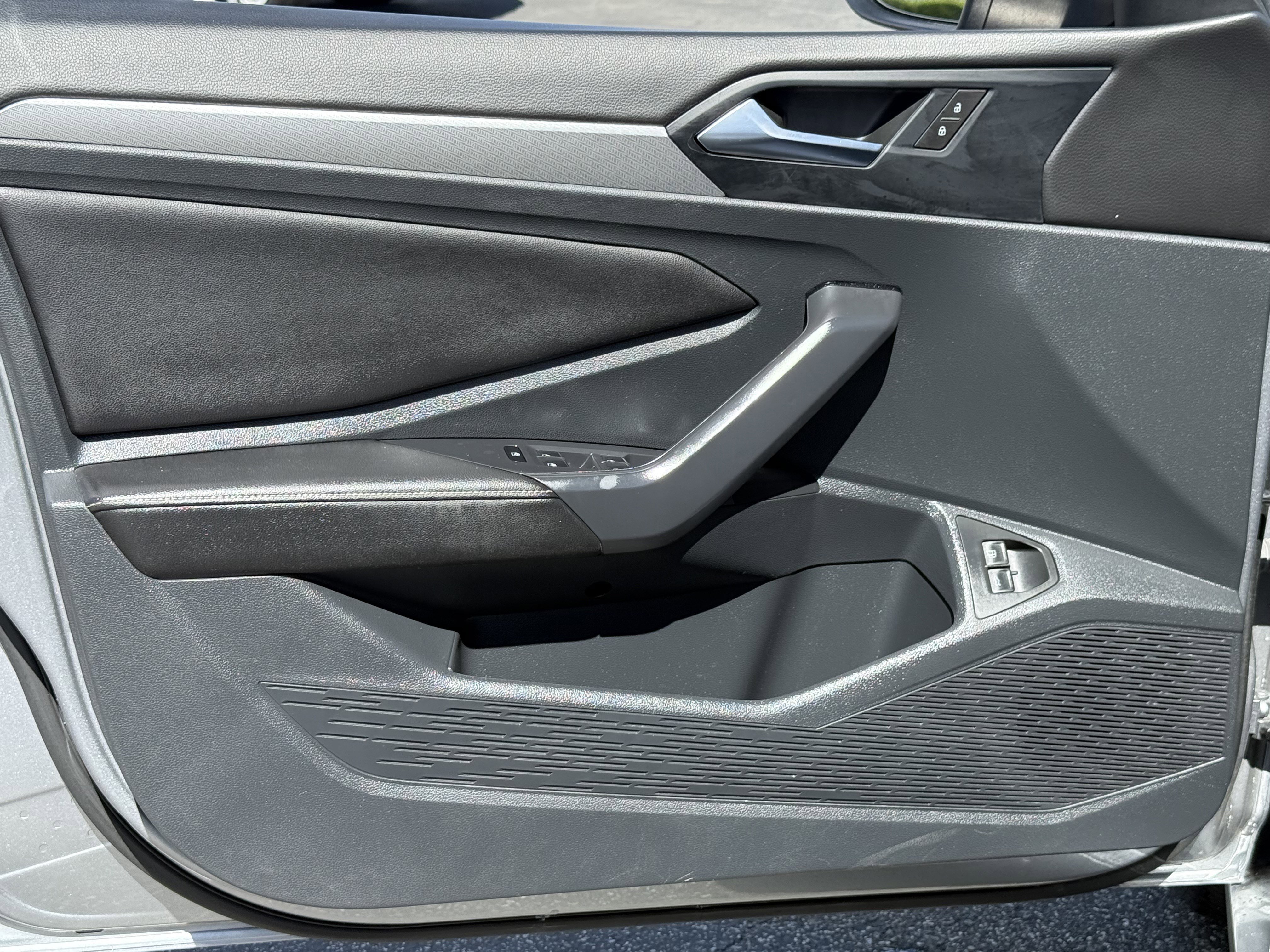 Used 2024 Volkswagen Jetta S image 12