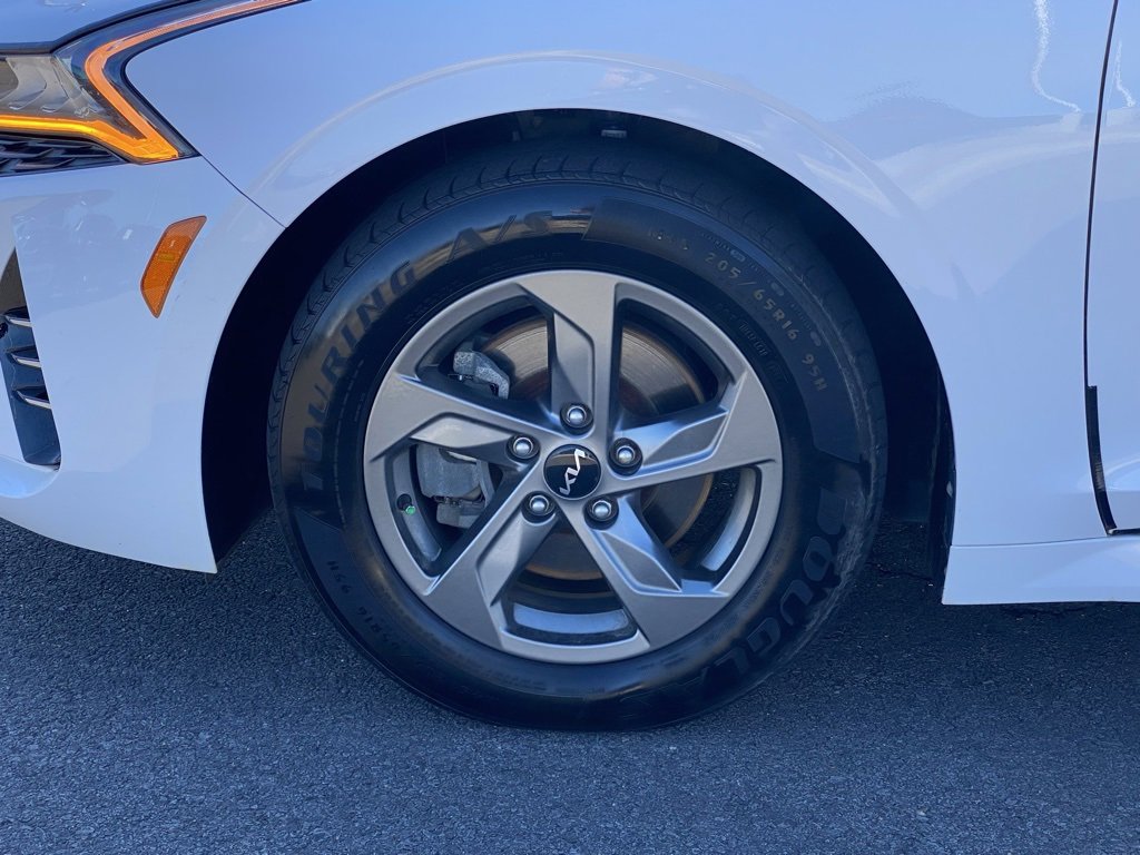 Used 2023 Kia K5 LXS image 30