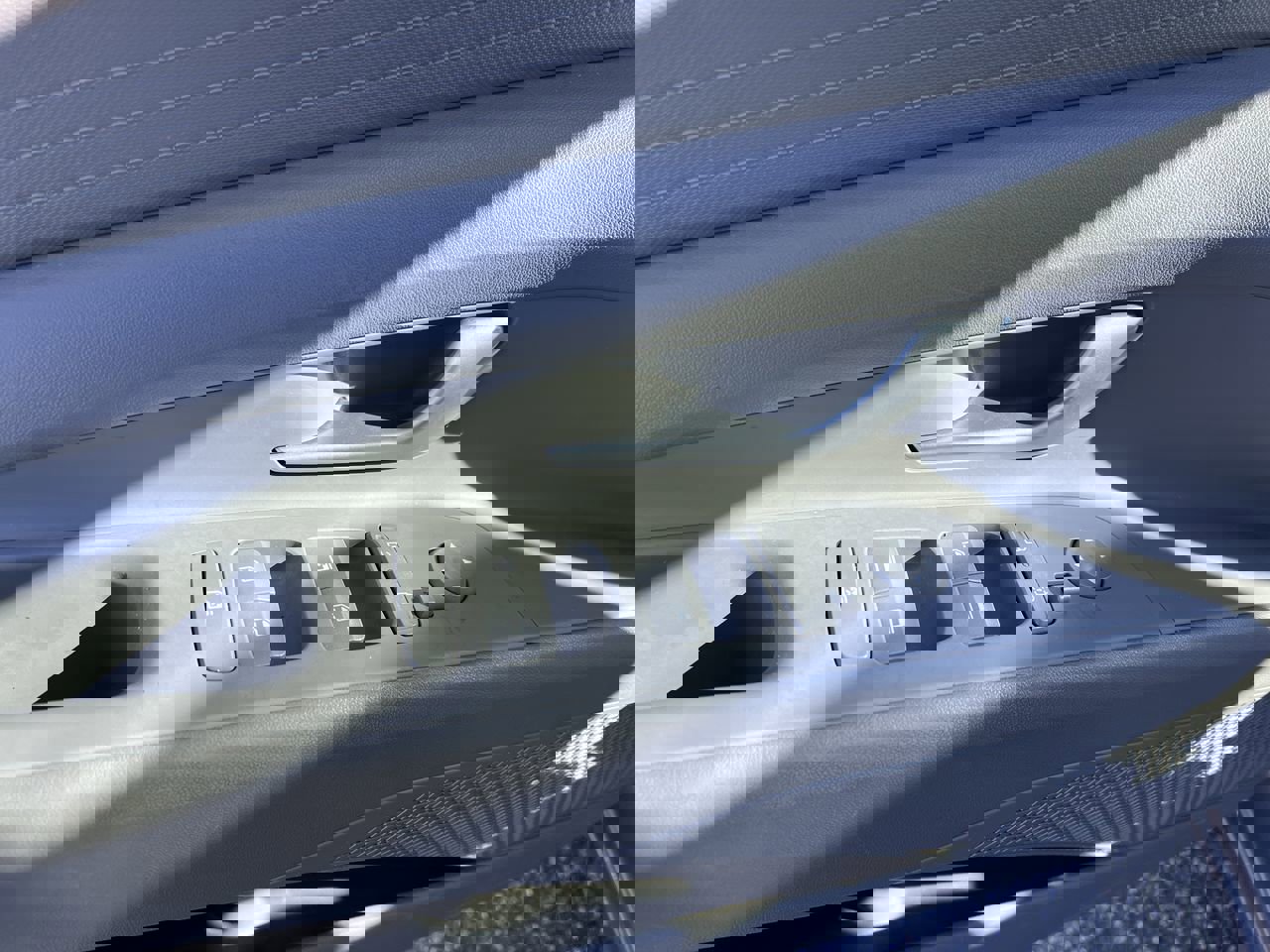 Used 2024 Hyundai Elantra SEL image 15