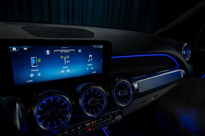 New 2026 Mercedes-Benz GLB 250 image 15