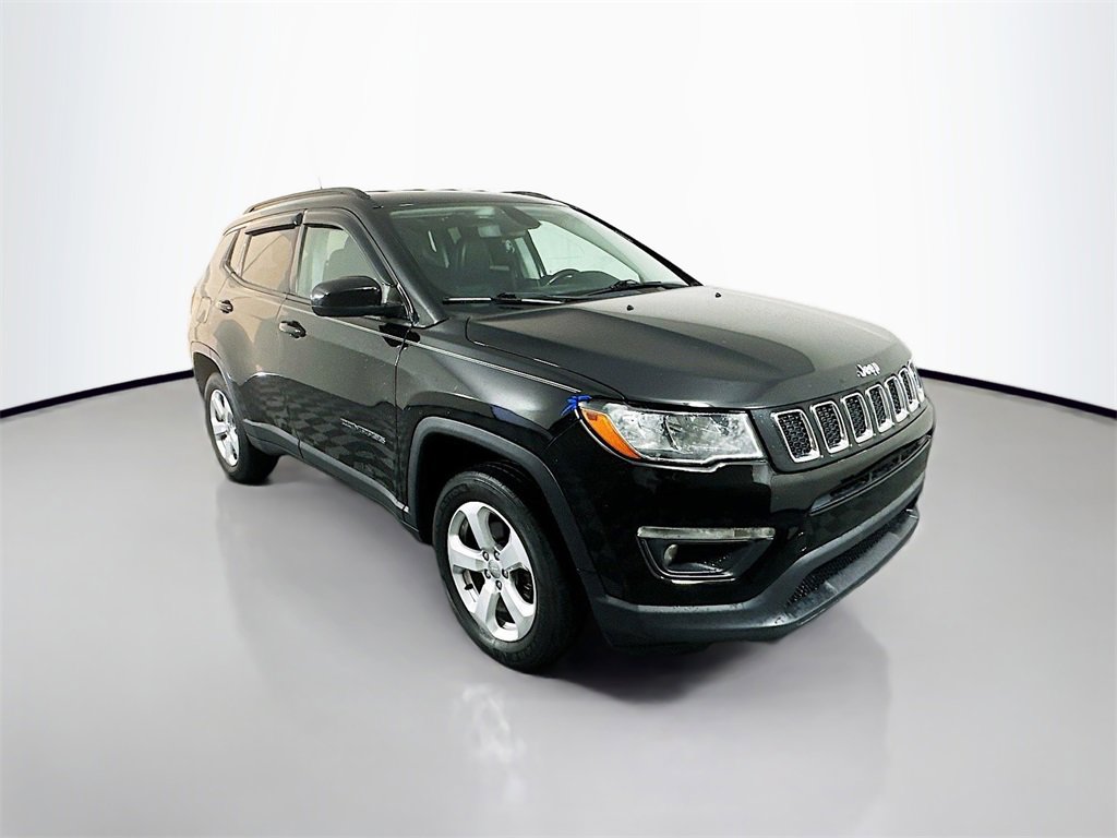 Used 2020 Jeep Compass Latitude image 1