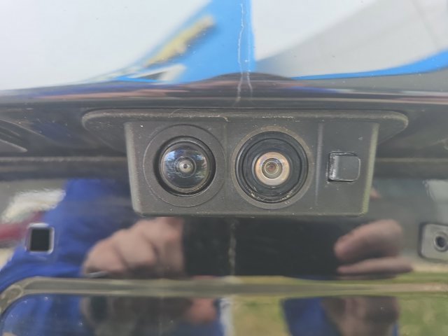 Used 2018 Cadillac Escalade ESV Premium Luxury image 13