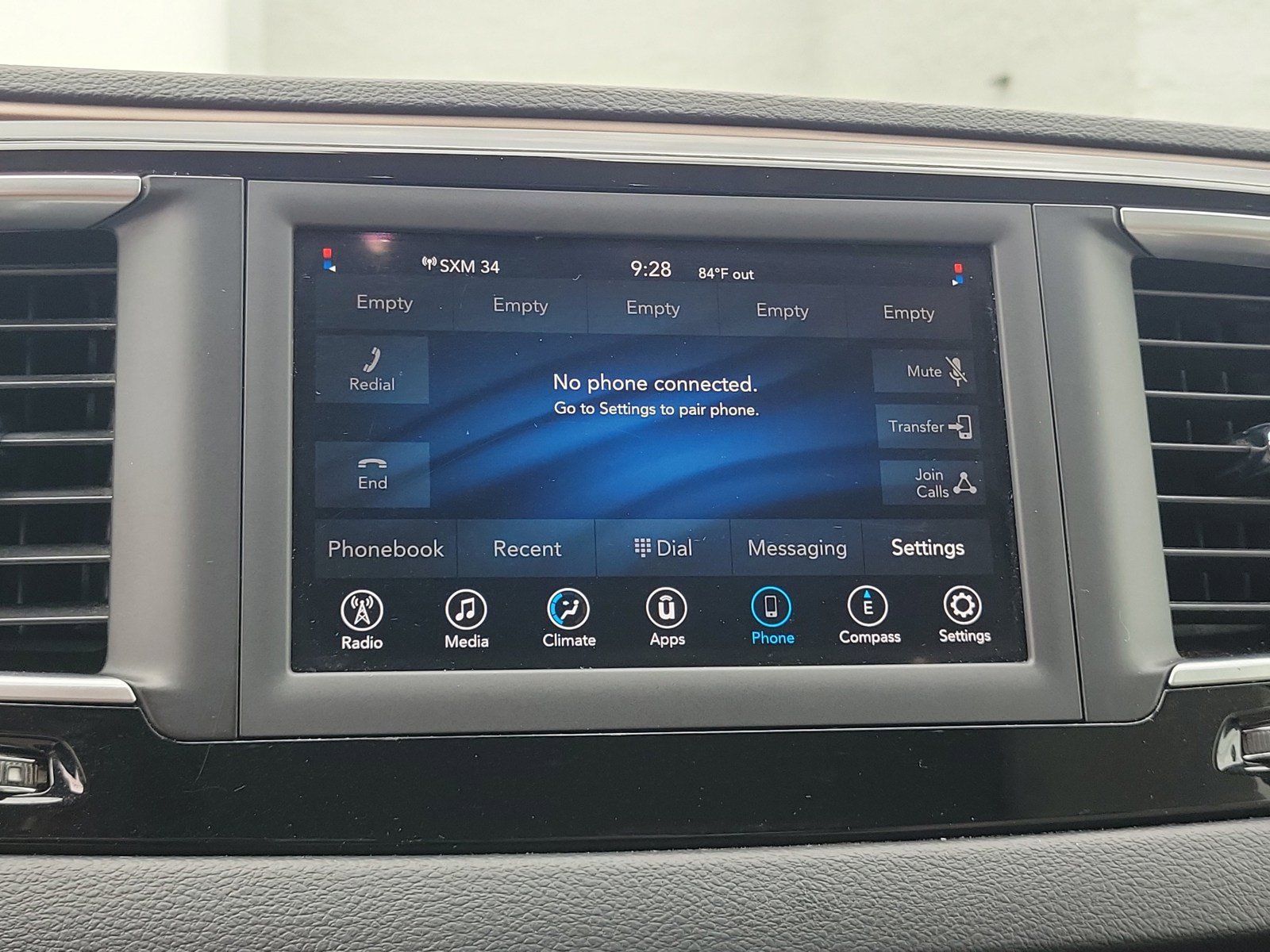 Used 2021 Chrysler Voyager Lxi FWD image 23