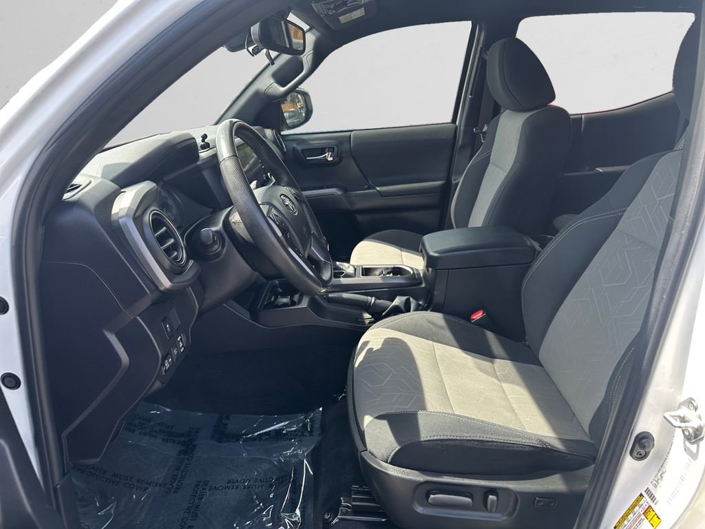 Used 2023 Toyota Tacoma TRD Off-Road AWD/4WD image 10