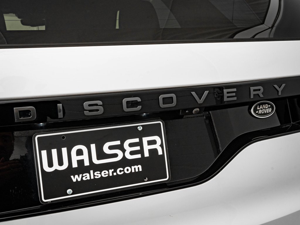 Used 2023 Land Rover Discovery S R-Dynamic image 9