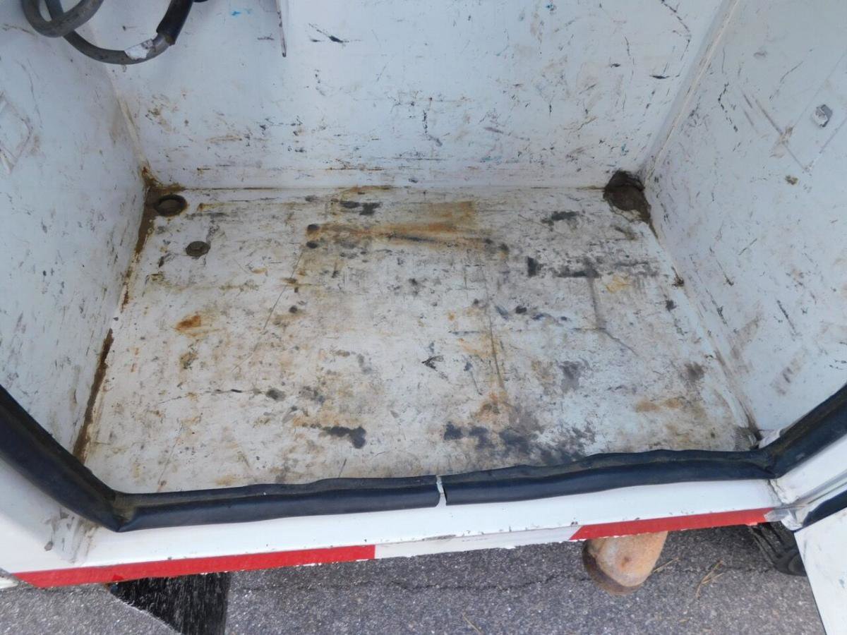 Used 2011 Ford F550 2WD Regular Cab Super Duty w/ PWR Equipment Group image 29