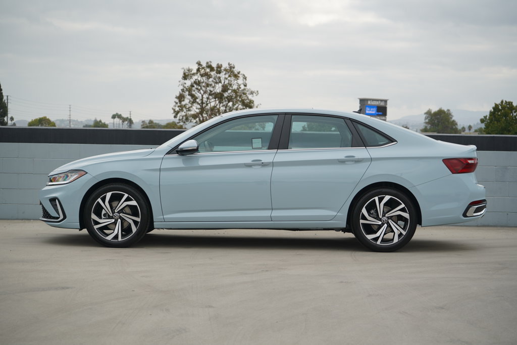 New 2027 Volkswagen Jetta SEL FWD image 3