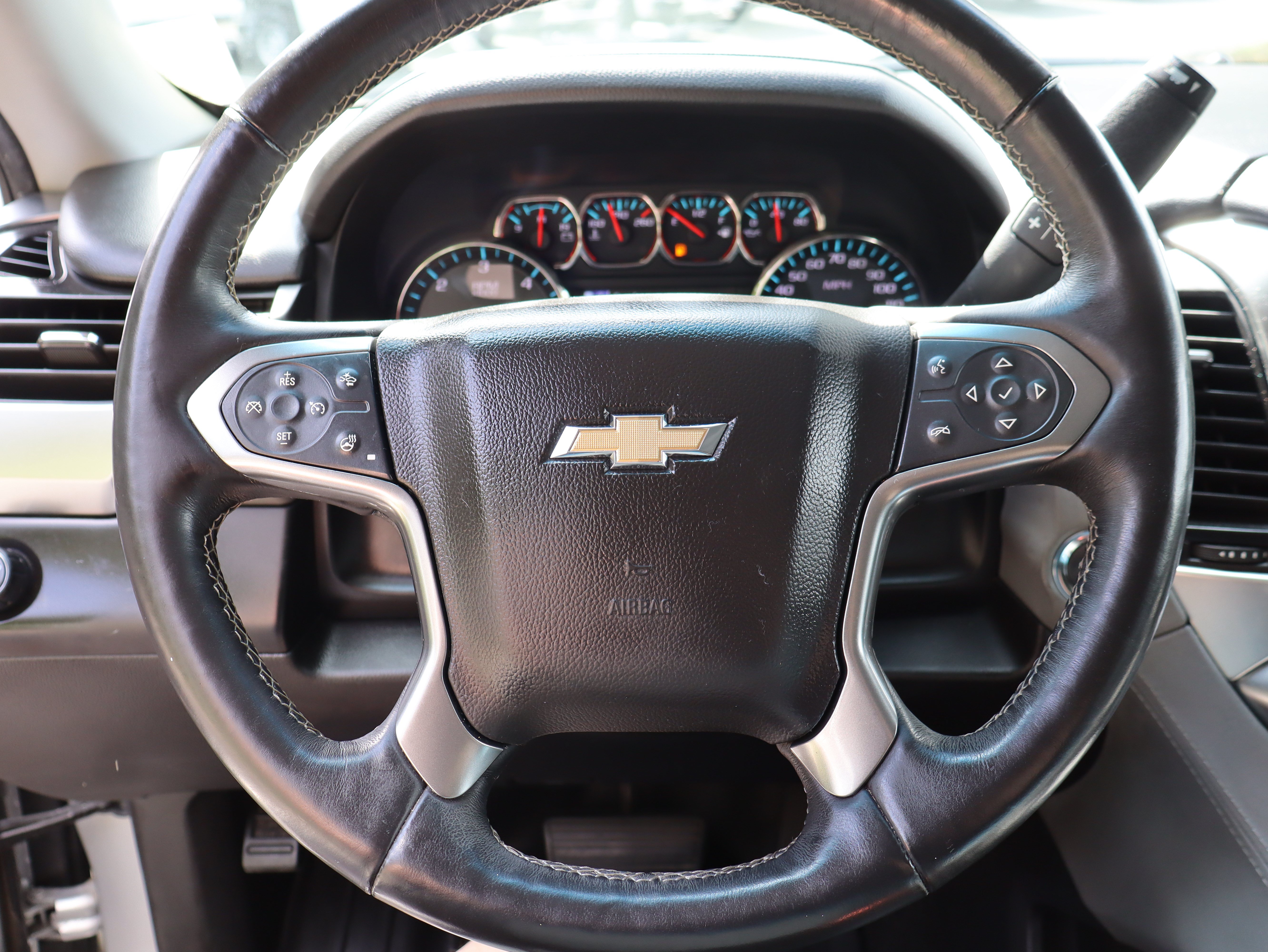 Used 2017 Chevrolet Suburban LT w/ Luxury Package RWD image 29