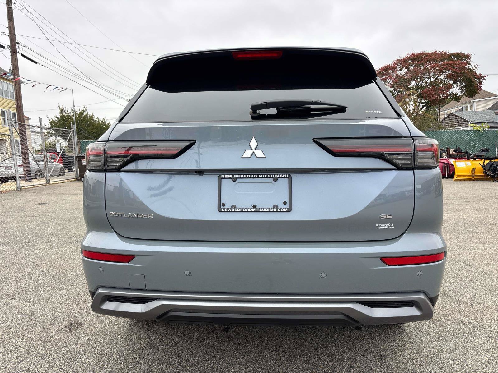 New 2026 Mitsubishi Outlander SE AWD/4WD image 3