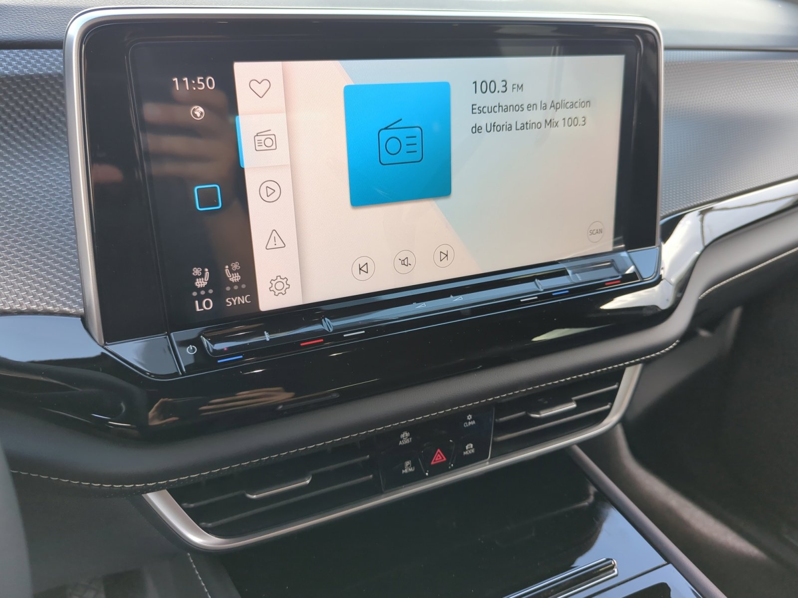 New 2026 Volkswagen Atlas Cross Sport SEL image 26