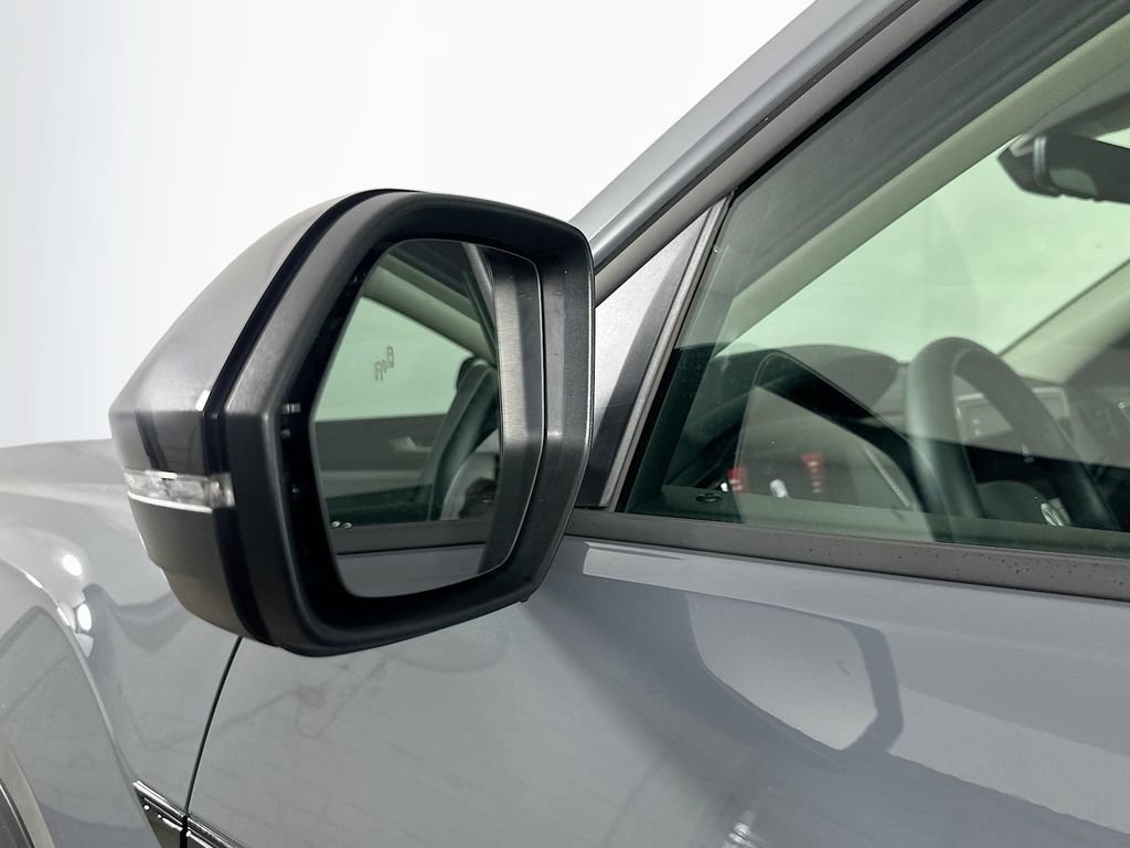 Used 2025 Volkswagen Atlas Peak Edition SE AWD/4WD image 38