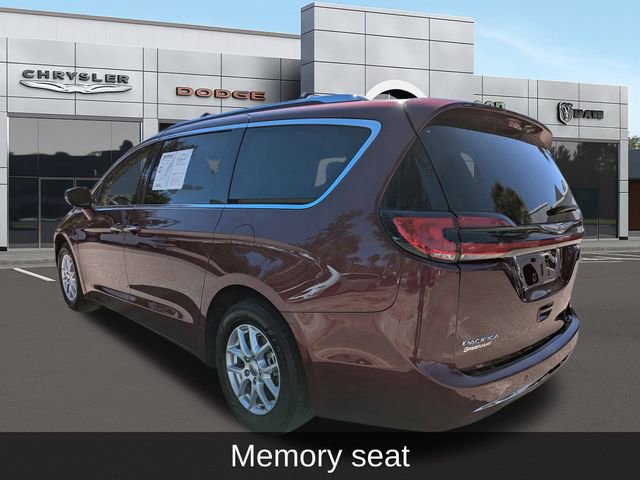 Used 2021 Chrysler Pacifica Touring-L image 5