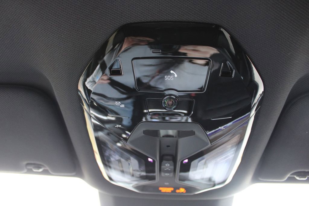 Used 2024 BMW i7 xDrive60 image 51