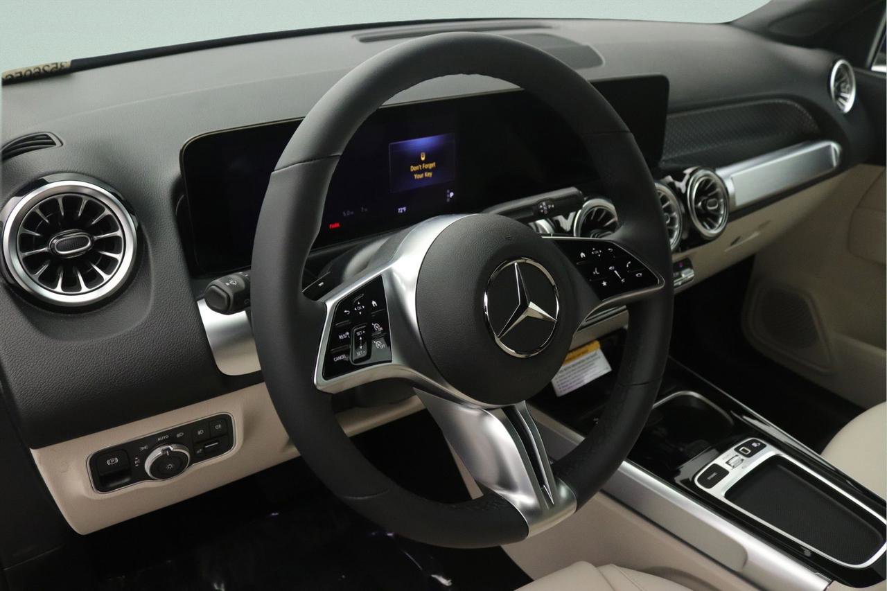 New 2026 Mercedes-Benz GLB 250 image 4