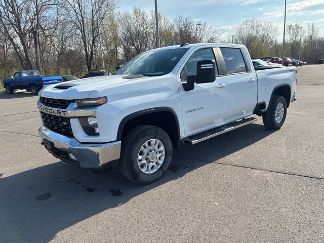 Used 2022 Chevrolet Silverado 2500 LT w/ Convenience Package image 3