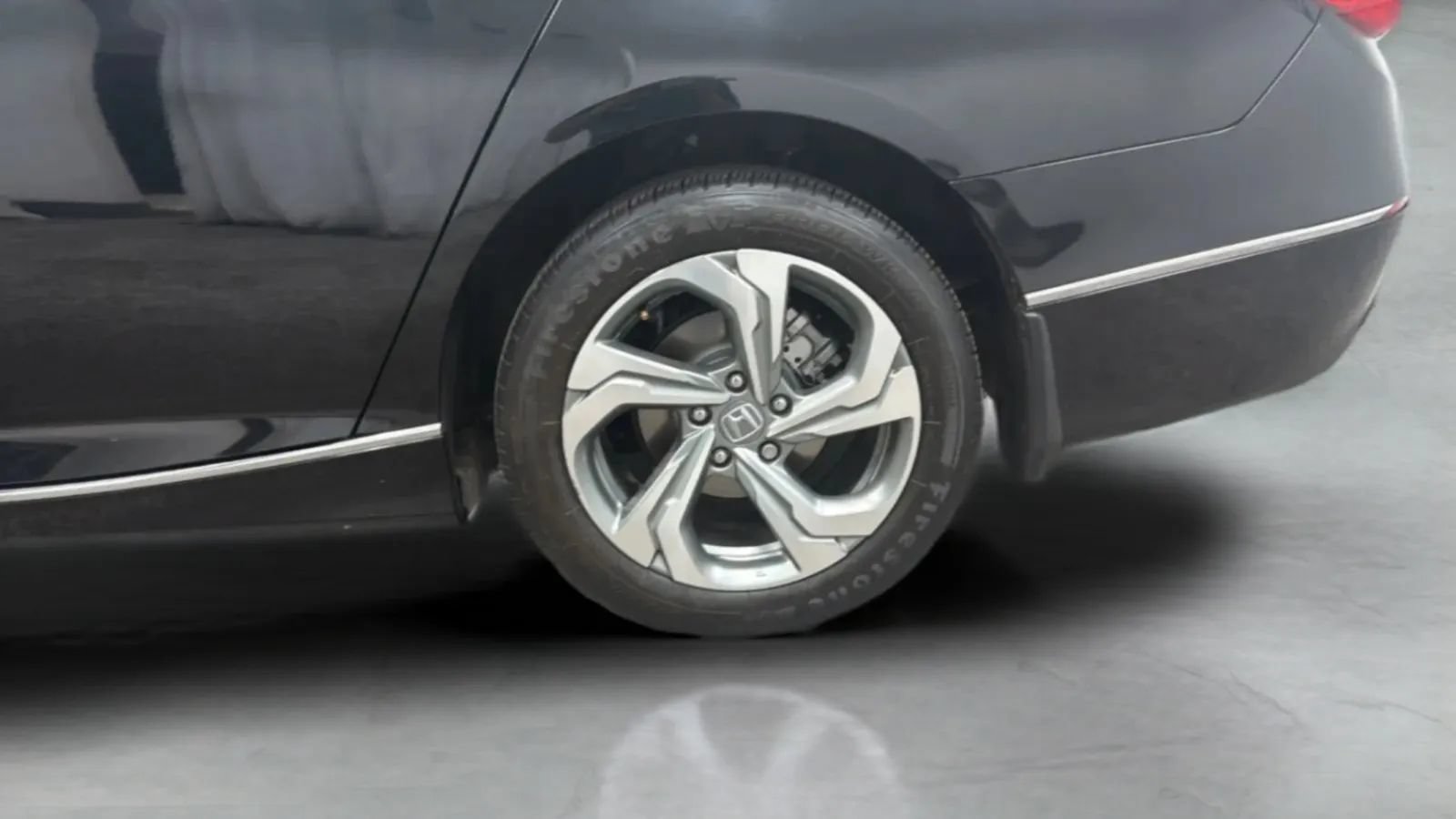Used 2018 Honda Accord EX image 27
