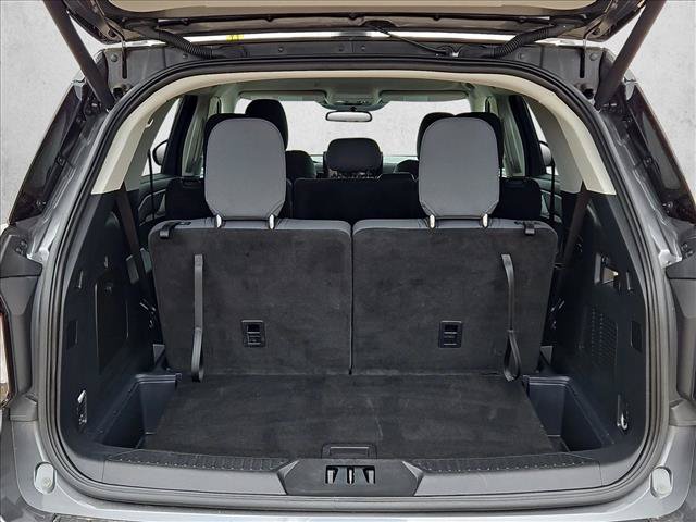 Used 2025 Ford Explorer Active AWD/4WD image 6