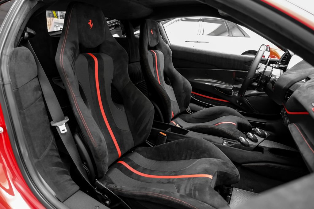 Used 2020 Ferrari 488 Pista Coupe RWD image 40