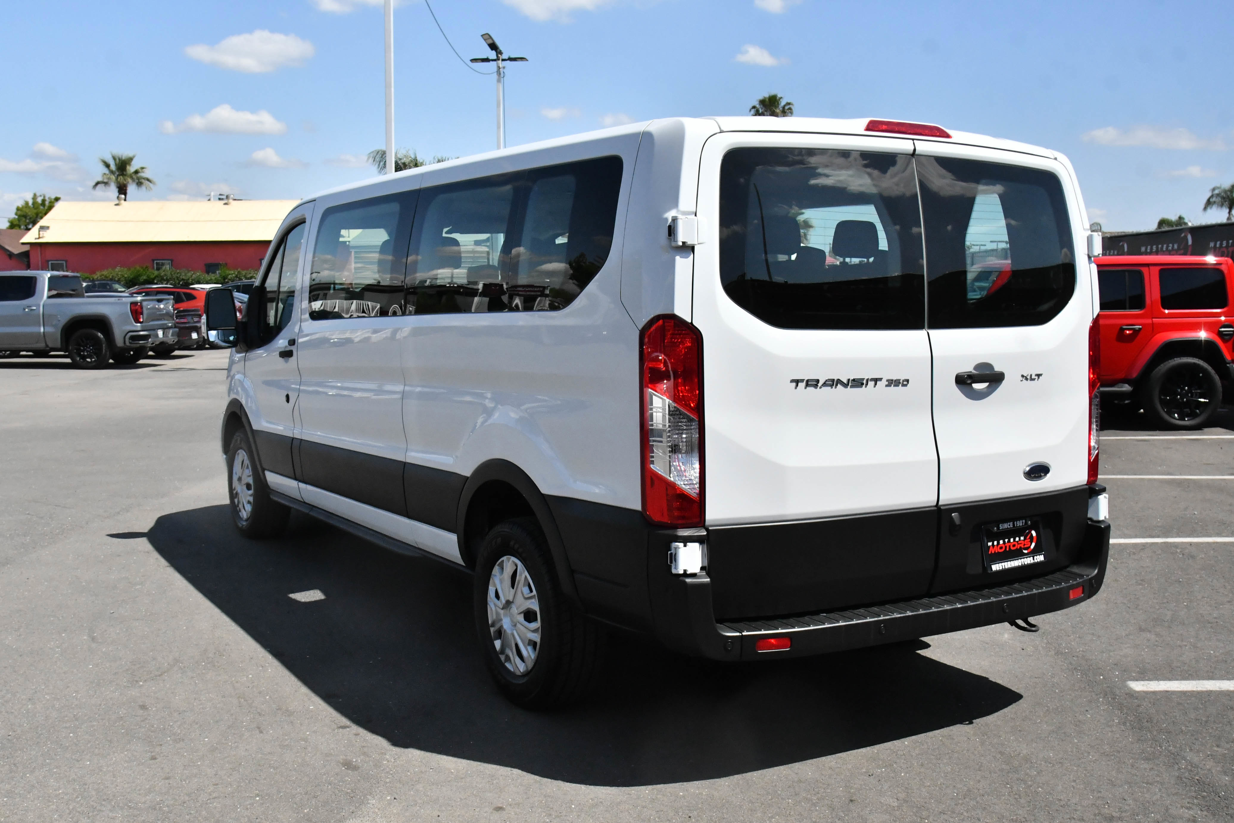 Used 2023 Ford Transit 350 XLT RWD image 6