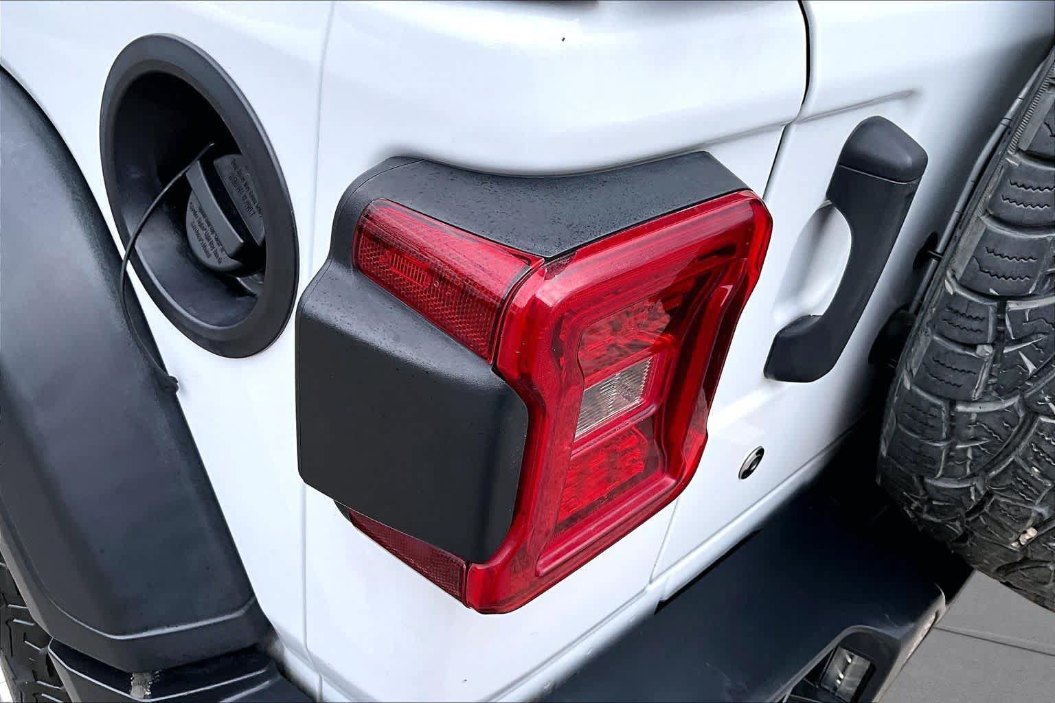 Used 2018 Jeep Wrangler Unlimited Sport S AWD/4WD image 28