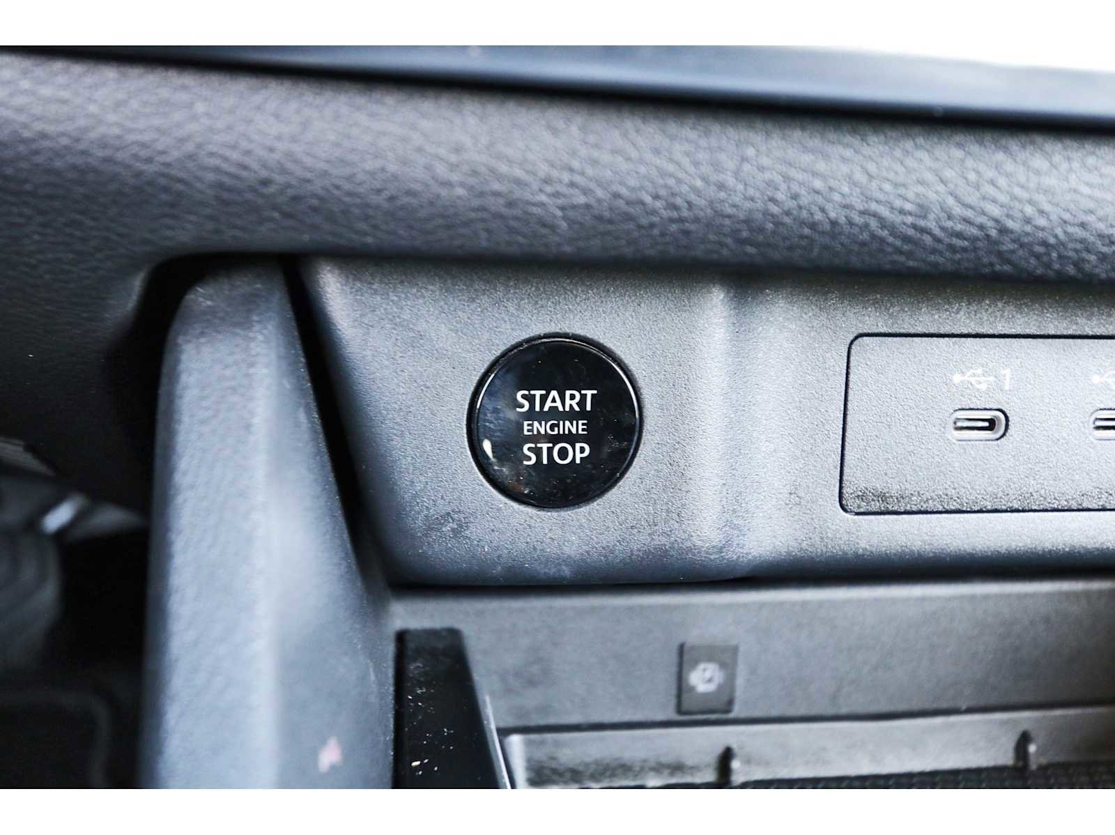 Used 2025 Nissan Rogue SL w/ Tech Package image 26