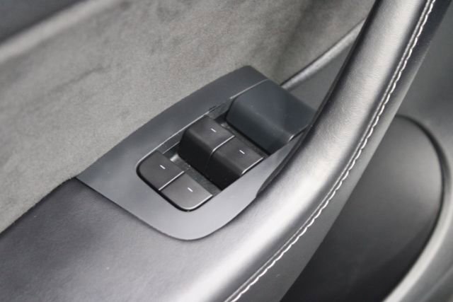 Used 2021 Tesla Model Y Long Range image 9
