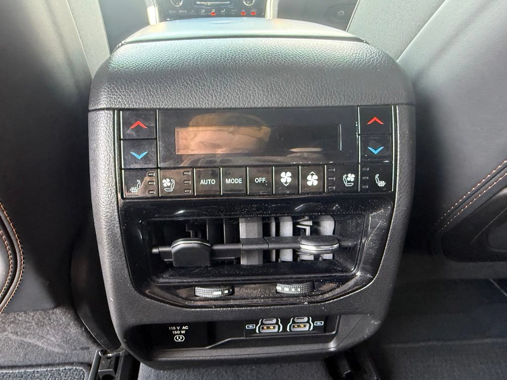 Used 2023 Jeep Grand Cherokee Summit AWD/4WD image 41