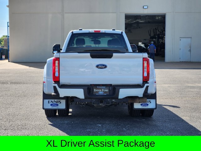Used 2023 Ford F350 4x4 Crew Cab DRW Super Duty image 5