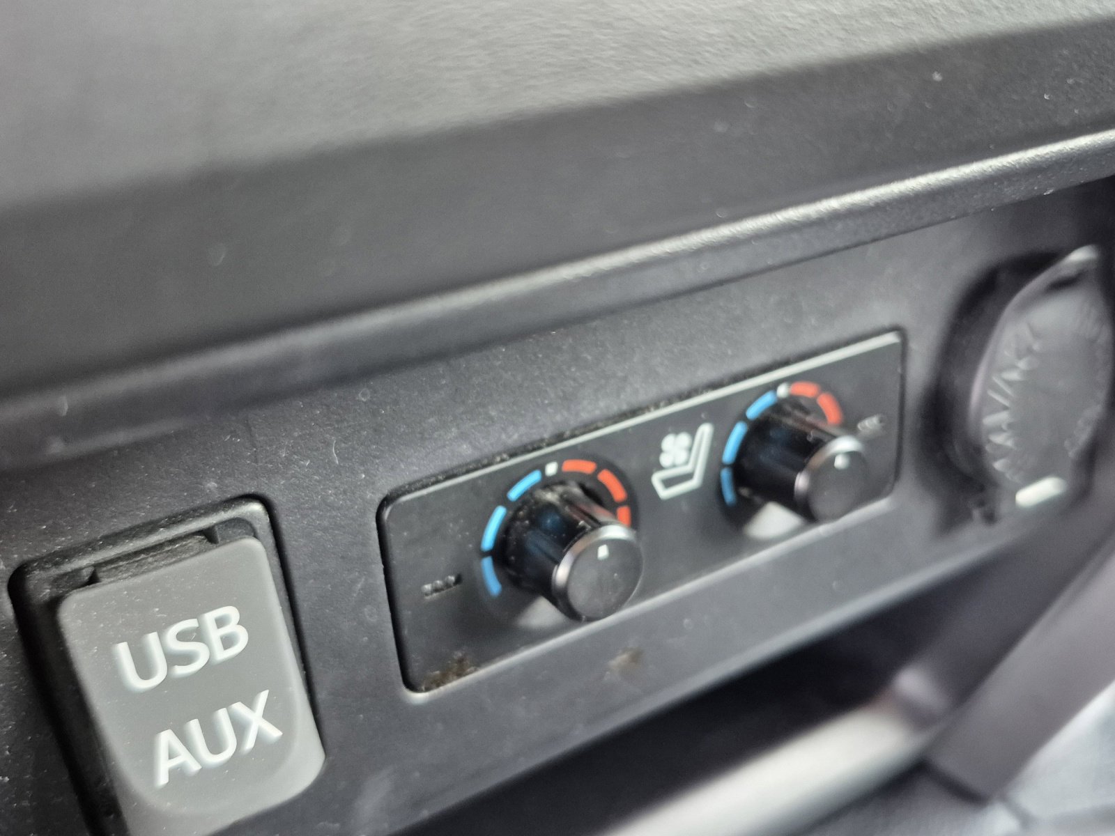 Used 2018 Toyota 4Runner Limited AWD/4WD image 32