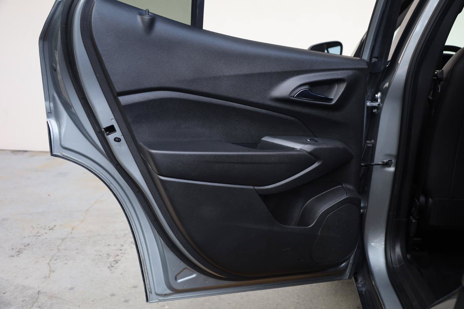 Used 2024 Chevrolet Trax LT FWD image 19