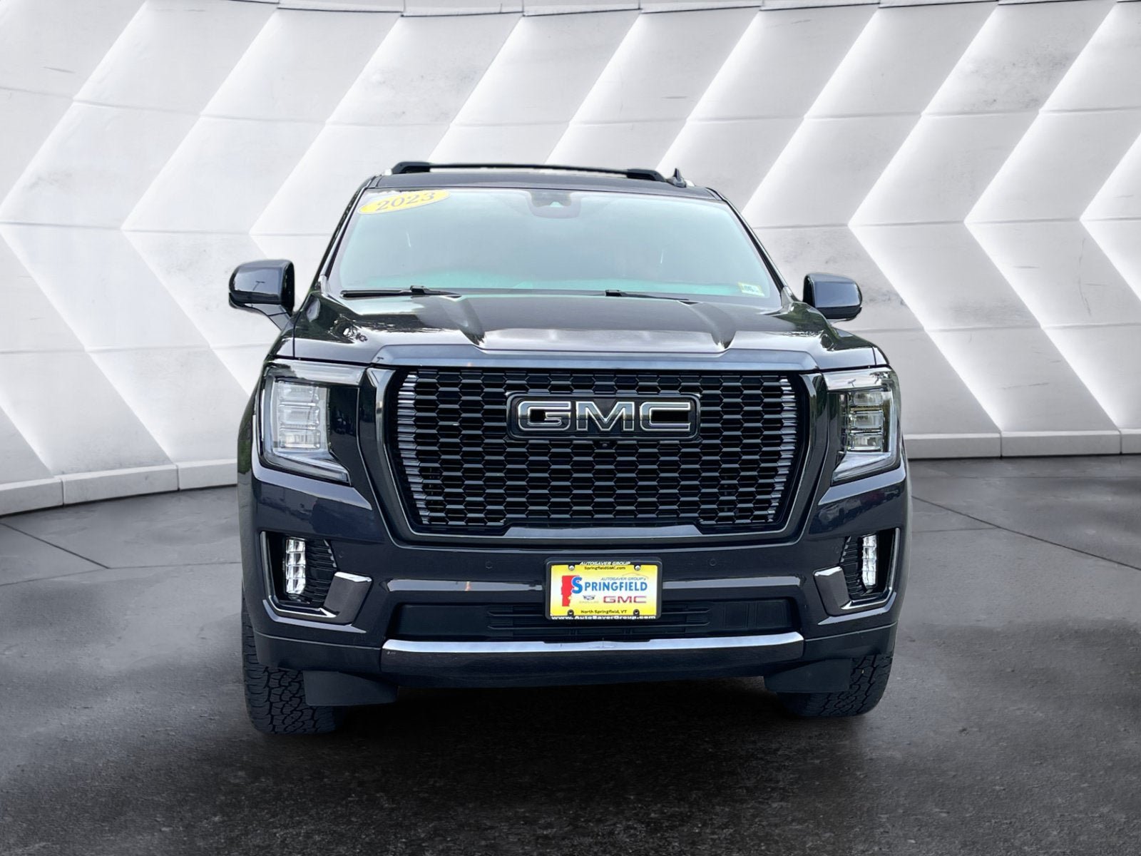 Used 2023 GMC Yukon Denali Ultimate w/ LPO, Floor Liner Package AWD/4WD image 9