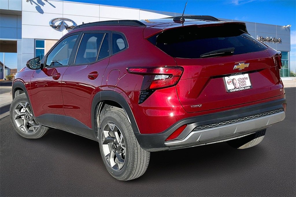 Used 2025 Chevrolet Trax LT image 12