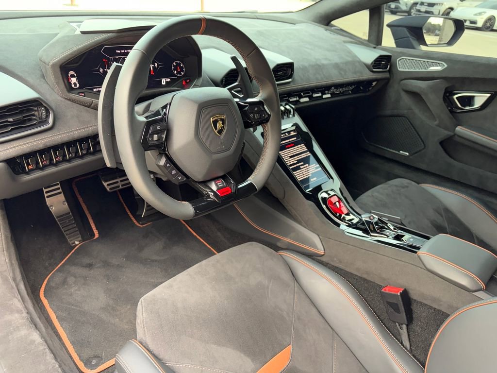 Used 2024 Lamborghini Huracan Sterrato image 8