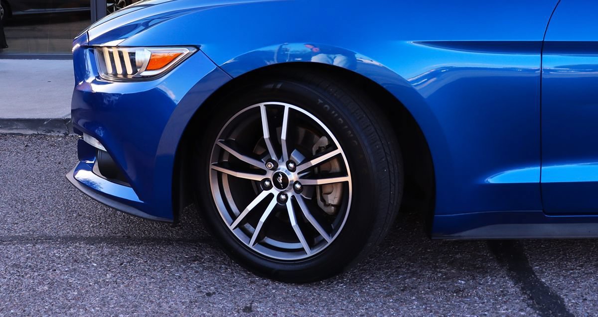 Used 2017 Ford Mustang Premium RWD image 5
