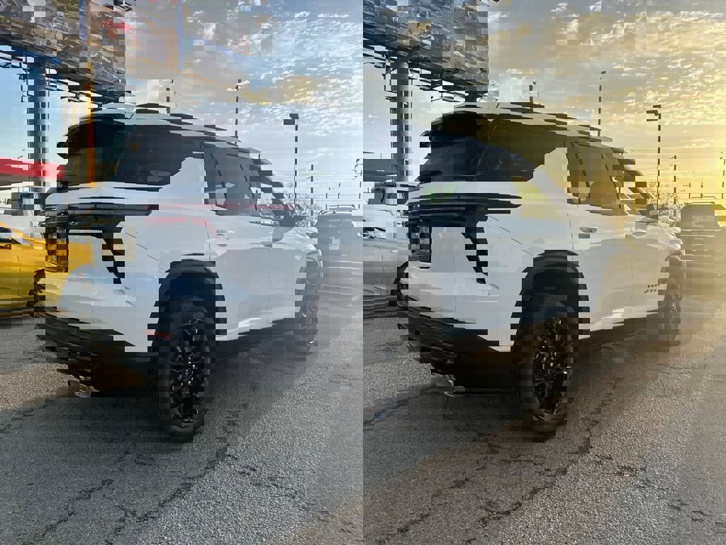 New 2026 Chevrolet Traverse LT w/ Midnight/Sport Edition image 6