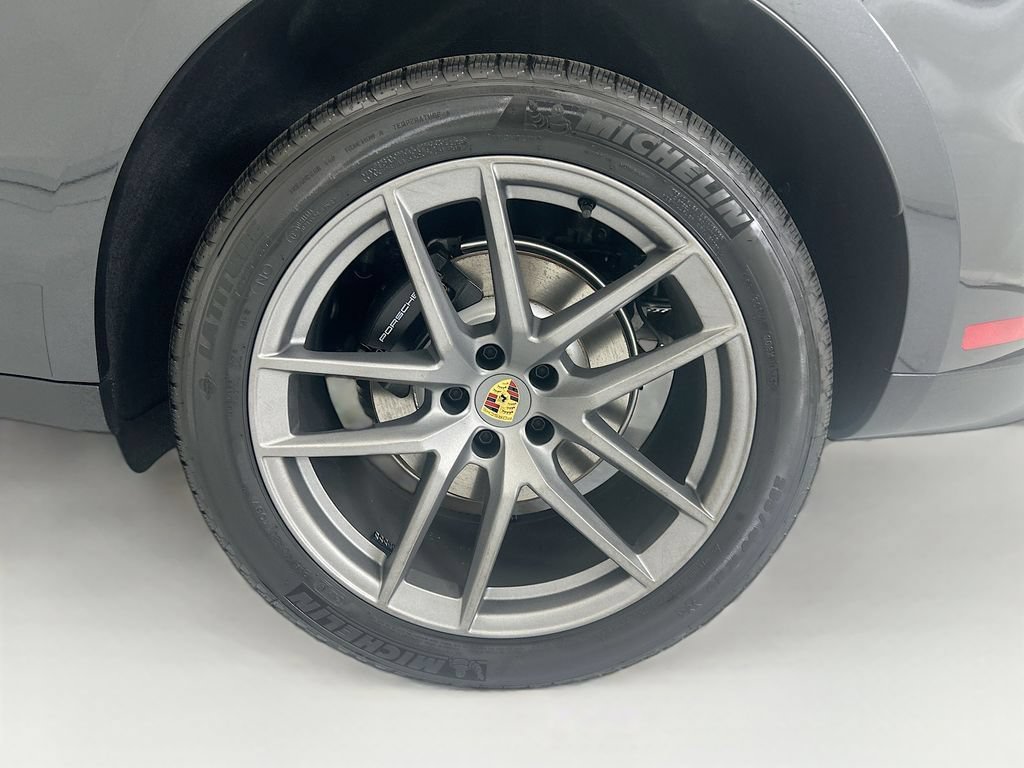 Used 2026 Porsche Macan AWD/4WD image 31