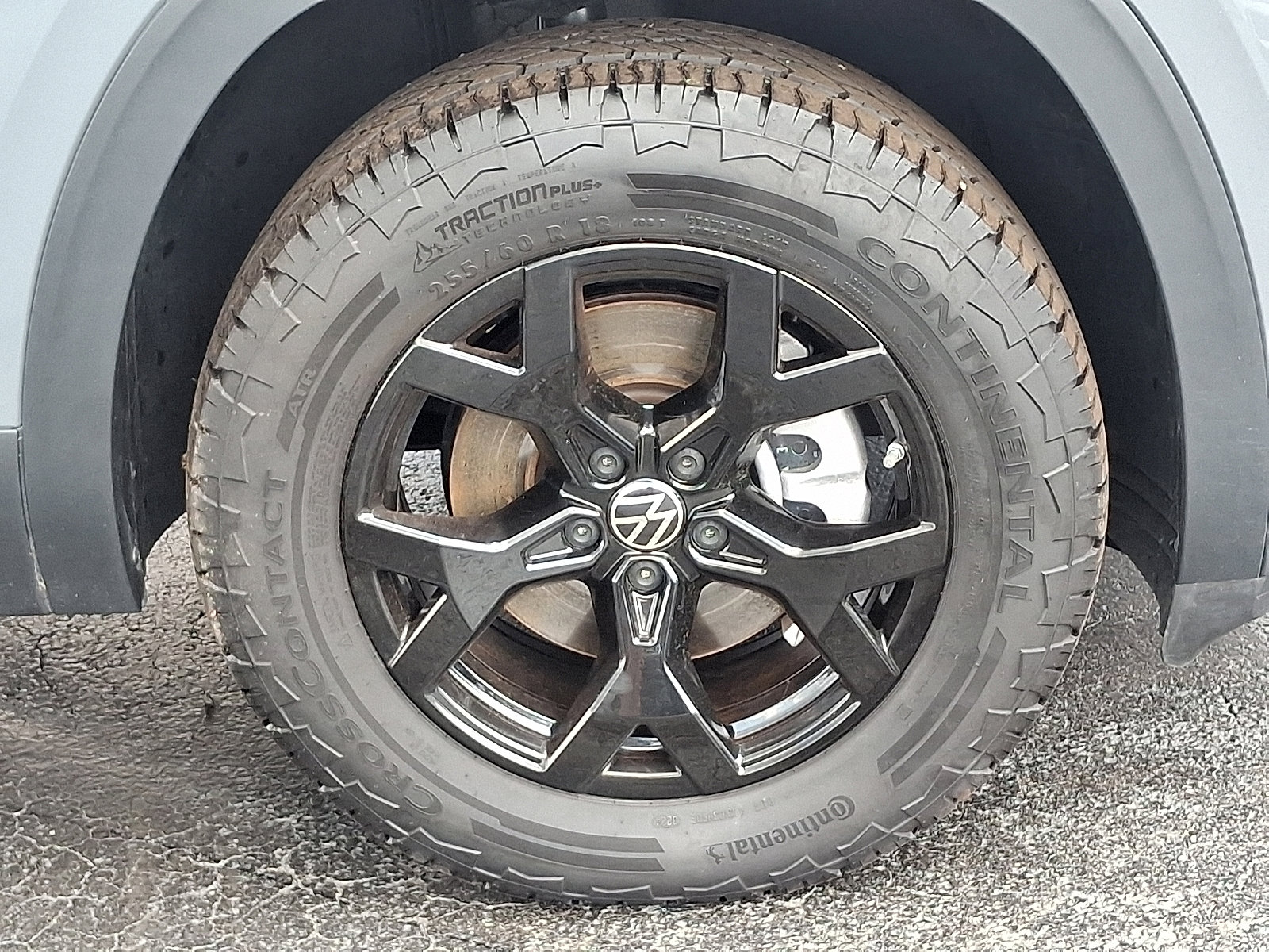 Certified 2025 Volkswagen Atlas Peak Edition SE image 8