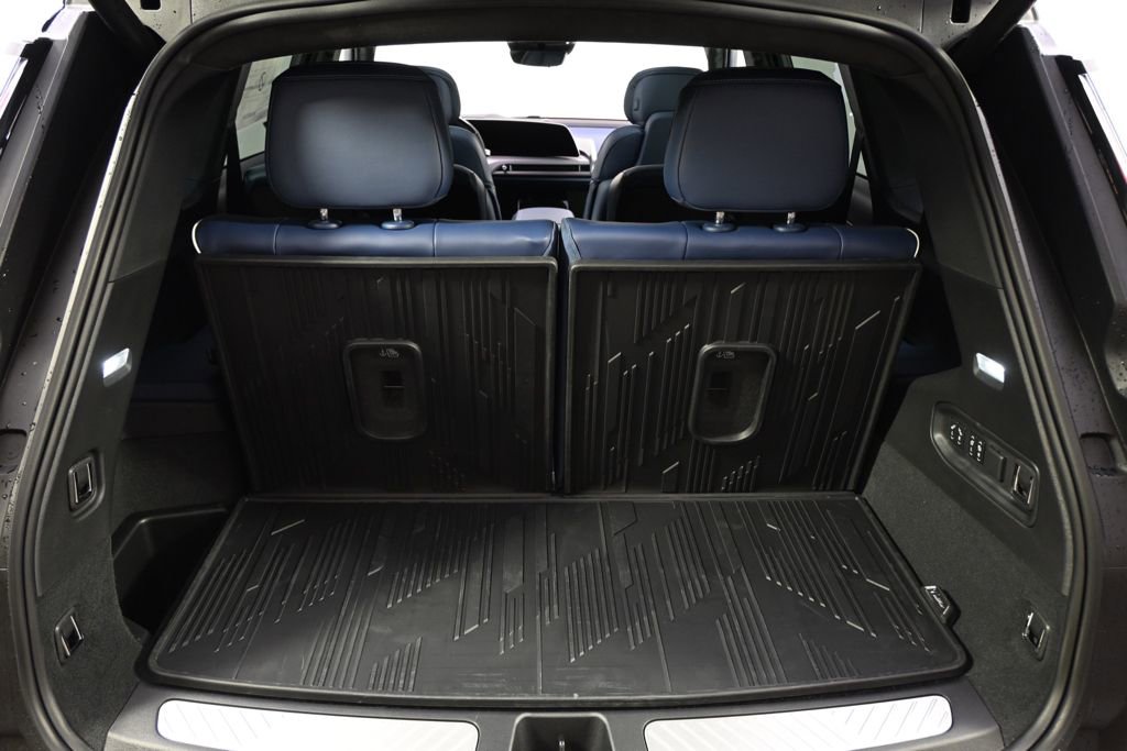 New 2026 Cadillac Vistiq Premium Luxury w/ LPO, Floor Liner Package image 19