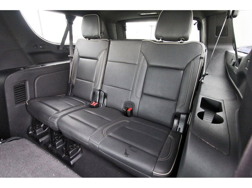 Used 2024 Chevrolet Suburban Premier RWD image 13