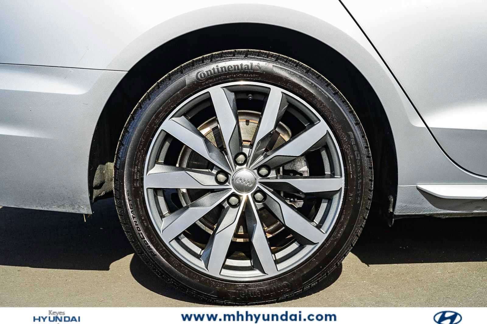 Used 2020 Audi A4 2.0T Premium w/ Convenience Package FWD image 9