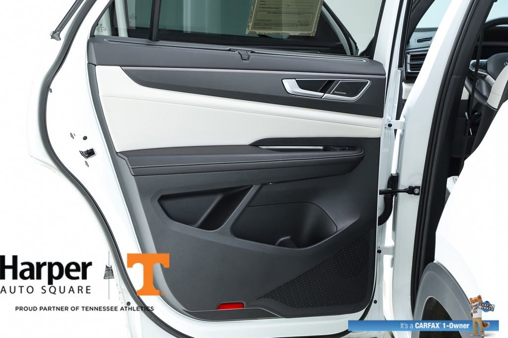 Used 2025 Volkswagen Atlas Cross Sport SEL Premium R-Line image 17