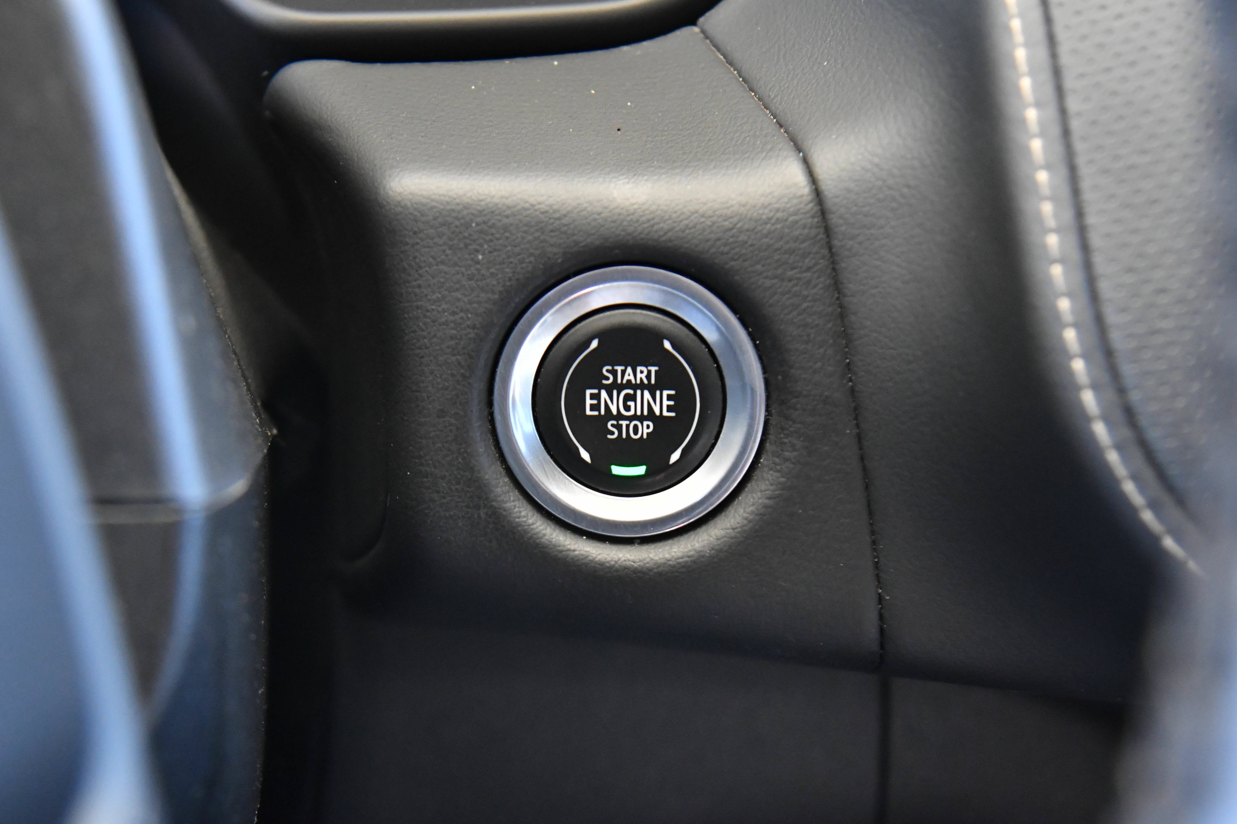 Used 2023 Chevrolet Suburban Premier RWD image 31