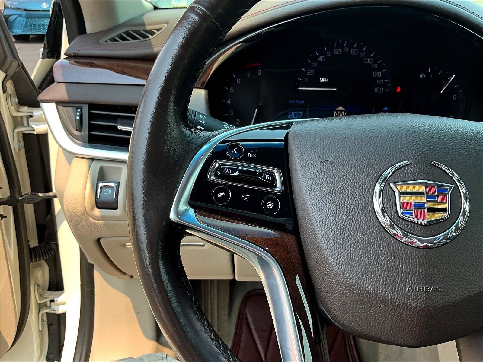 Used 2013 Cadillac XTS Luxury FWD image 11